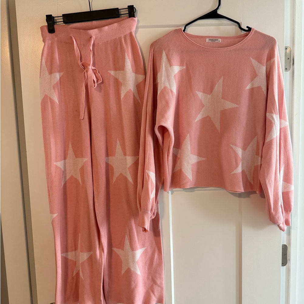 Monrow Pink and White Star Lounge Set